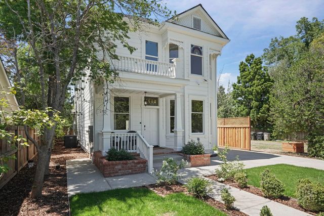 1402 51st St, Sacramento, CA 95819