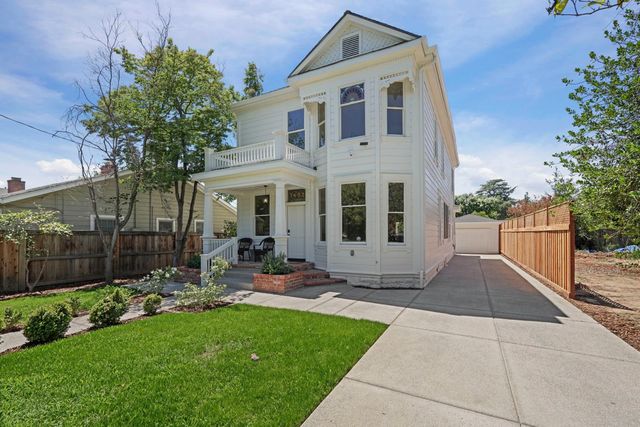 1402 51st St, Sacramento, CA 95819