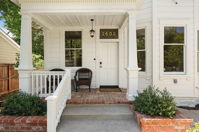 1402 51st St, Sacramento, CA 95819