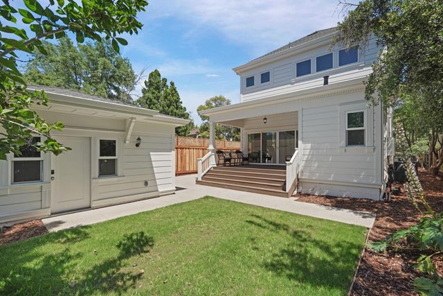 1402 51st St, Sacramento, CA 95819