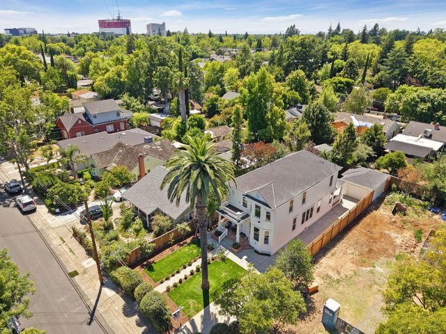 1402 51st St, Sacramento, CA 95819