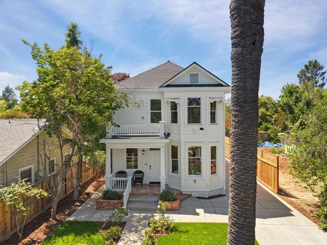 1402 51st St, Sacramento, CA 95819