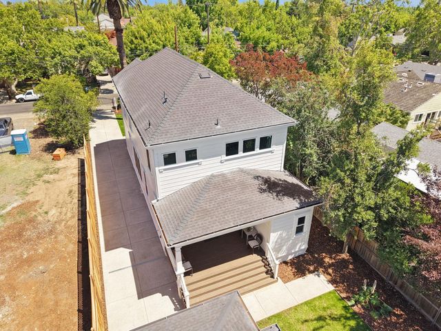 1402 51st St, Sacramento, CA 95819