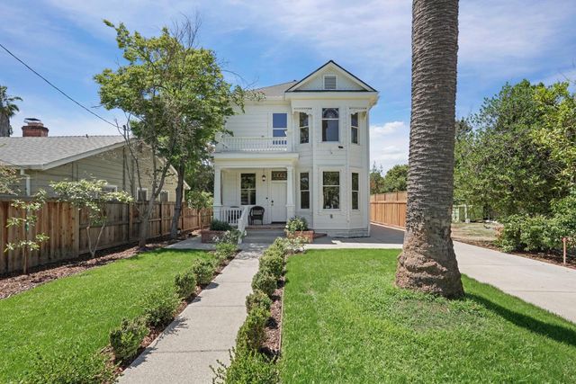 1402 51st St, Sacramento, CA 95819