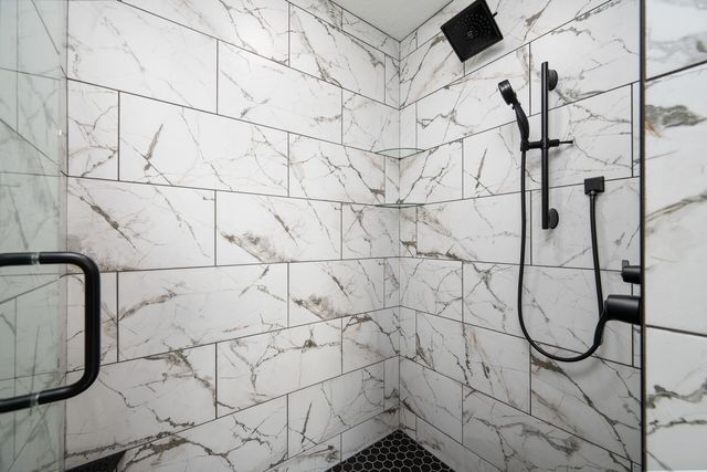 383 Madison Drive, Riverdale, IA 52722