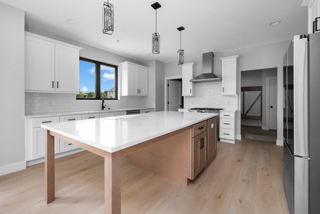 383 Madison Drive, Riverdale, IA 52722