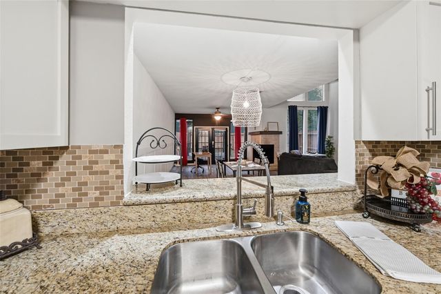 3226 Poe Drive, Montgomery, TX 77356