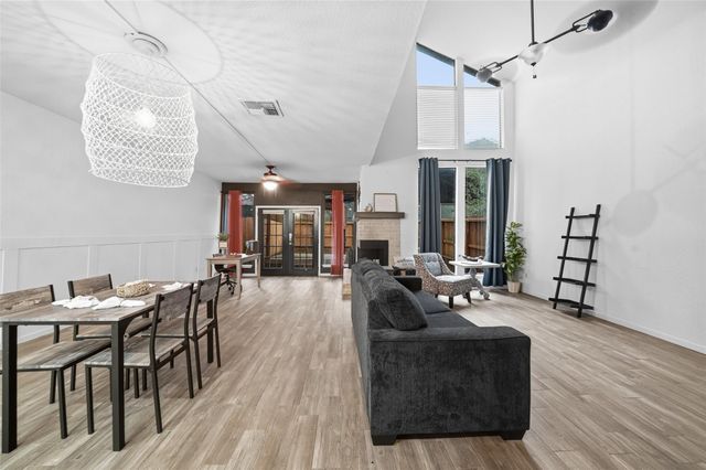 3226 Poe Drive, Montgomery, TX 77356