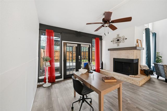 3226 Poe Drive, Montgomery, TX 77356