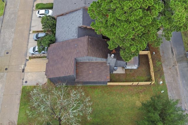 3226 Poe Drive, Montgomery, TX 77356