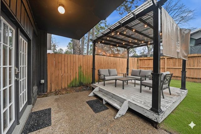 3226 Poe Drive, Montgomery, TX 77356