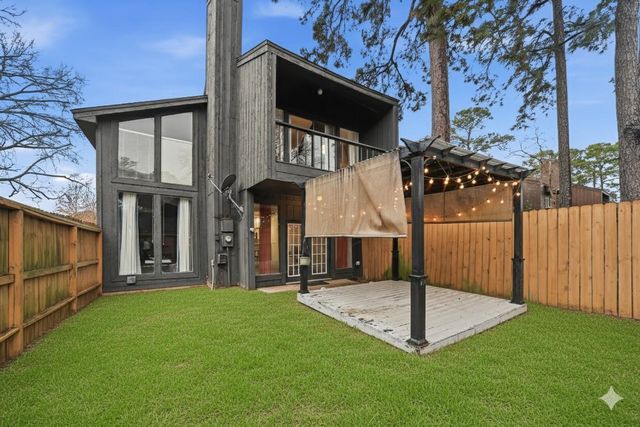 3226 Poe Drive, Montgomery, TX 77356