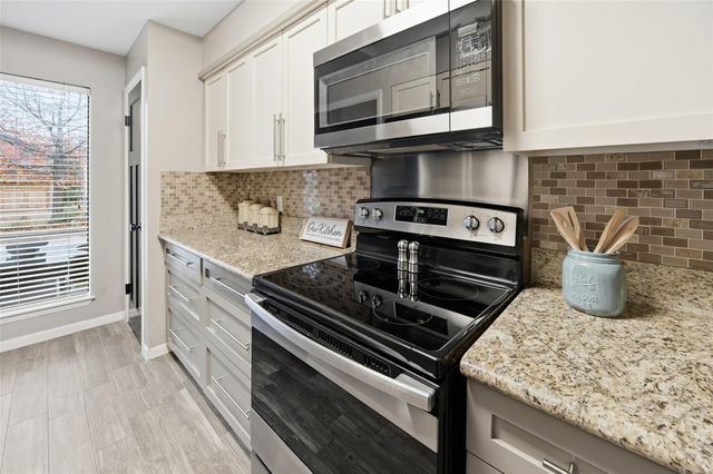 3226 Poe Drive, Montgomery, TX 77356