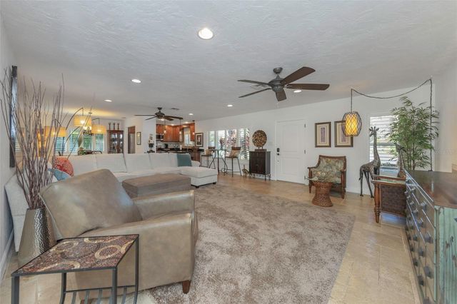 1437 COUNTRY CLUB RD N ROAD N COUNTRY CLUB RD N, St Petersburg, FL 33710