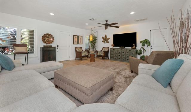 1437 COUNTRY CLUB RD N ROAD N COUNTRY CLUB RD N, St Petersburg, FL 33710