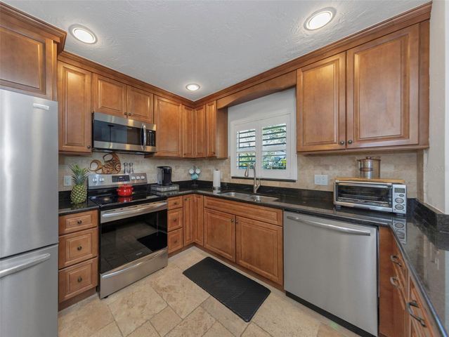 1437 COUNTRY CLUB RD N ROAD N COUNTRY CLUB RD N, St Petersburg, FL 33710