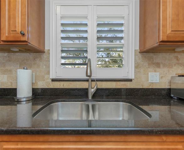 1437 COUNTRY CLUB RD N ROAD N COUNTRY CLUB RD N, St Petersburg, FL 33710