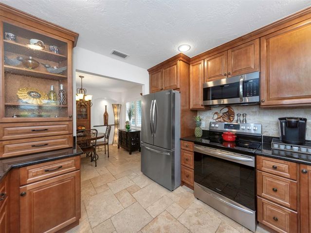 1437 COUNTRY CLUB RD N ROAD N COUNTRY CLUB RD N, St Petersburg, FL 33710