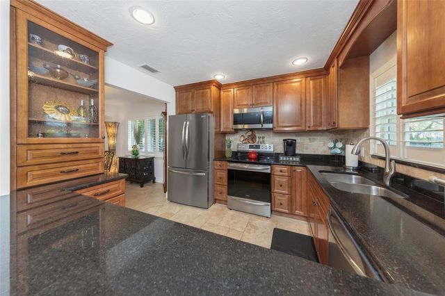 1437 COUNTRY CLUB RD N ROAD N COUNTRY CLUB RD N, St Petersburg, FL 33710