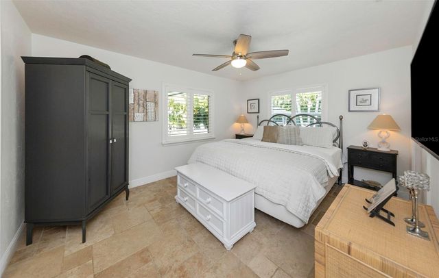 1437 COUNTRY CLUB RD N ROAD N COUNTRY CLUB RD N, St Petersburg, FL 33710