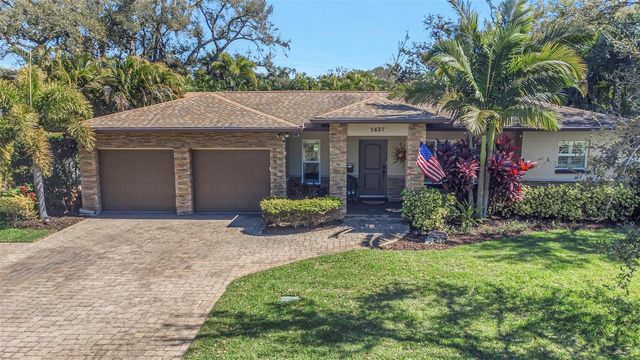 1437 COUNTRY CLUB RD N ROAD N COUNTRY CLUB RD N, St Petersburg, FL 33710