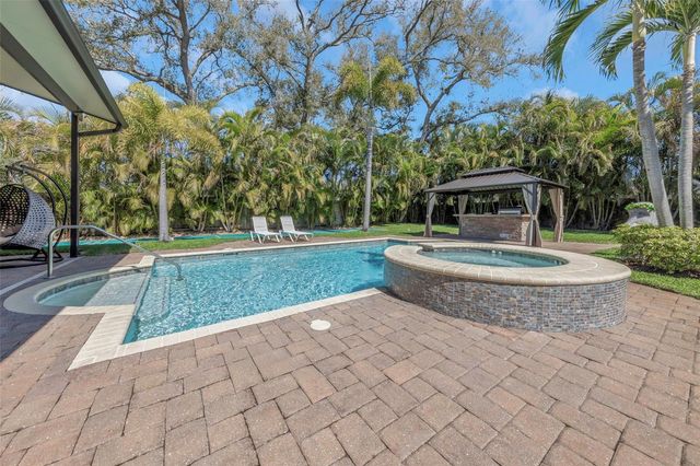 1437 COUNTRY CLUB RD N ROAD N COUNTRY CLUB RD N, St Petersburg, FL 33710