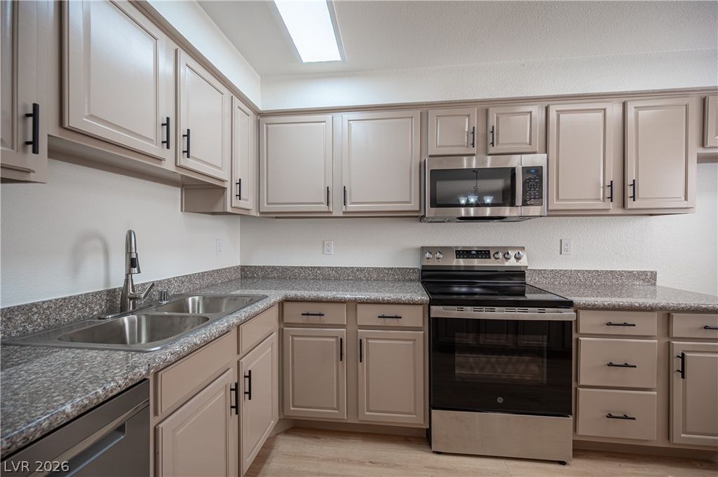 4381 Alexis Drive 332, Las Vegas, NV 89103 — exterior