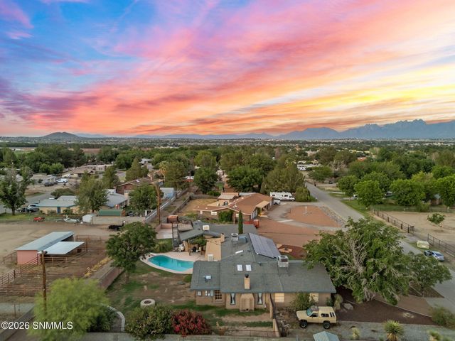 1520 Rayos De Luna, Las Cruces, NM 88007