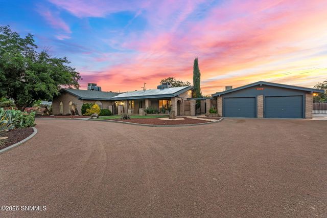 1520 Rayos De Luna, Las Cruces, NM 88007