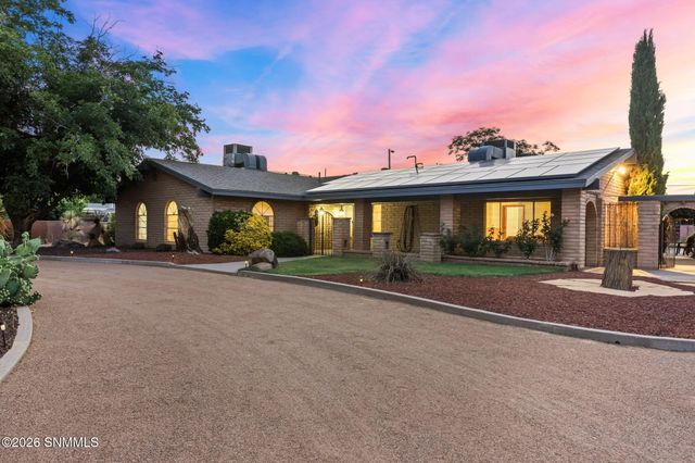 1520 Rayos De Luna, Las Cruces, NM 88007