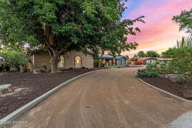 1520 Rayos De Luna, Las Cruces, NM 88007