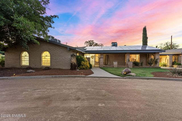 1520 Rayos De Luna, Las Cruces, NM 88007