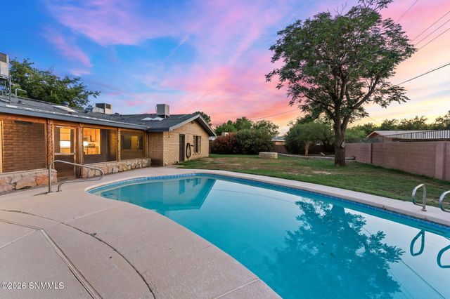 1520 Rayos De Luna, Las Cruces, NM 88007