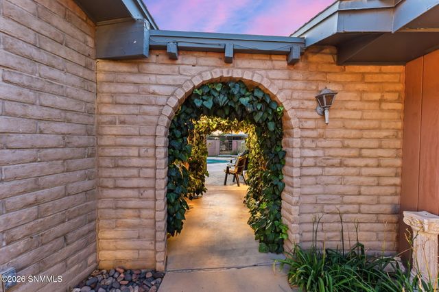 1520 Rayos De Luna, Las Cruces, NM 88007