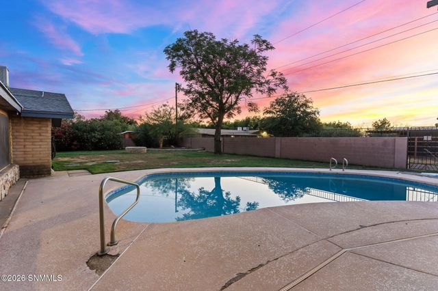 1520 Rayos De Luna, Las Cruces, NM 88007