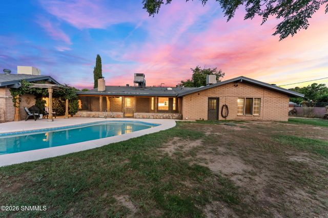 1520 Rayos De Luna, Las Cruces, NM 88007