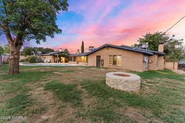 1520 Rayos De Luna, Las Cruces, NM 88007