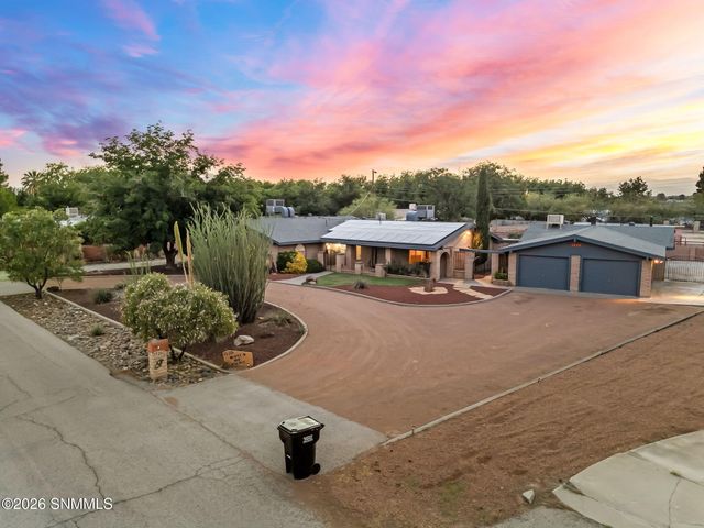1520 Rayos De Luna, Las Cruces, NM 88007