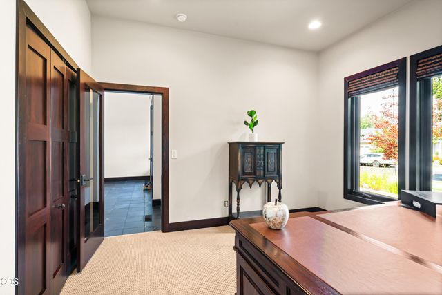 938 St Andrews Way, Eagle Point, OR 97524