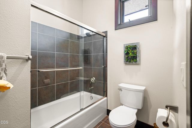 938 St Andrews Way, Eagle Point, OR 97524