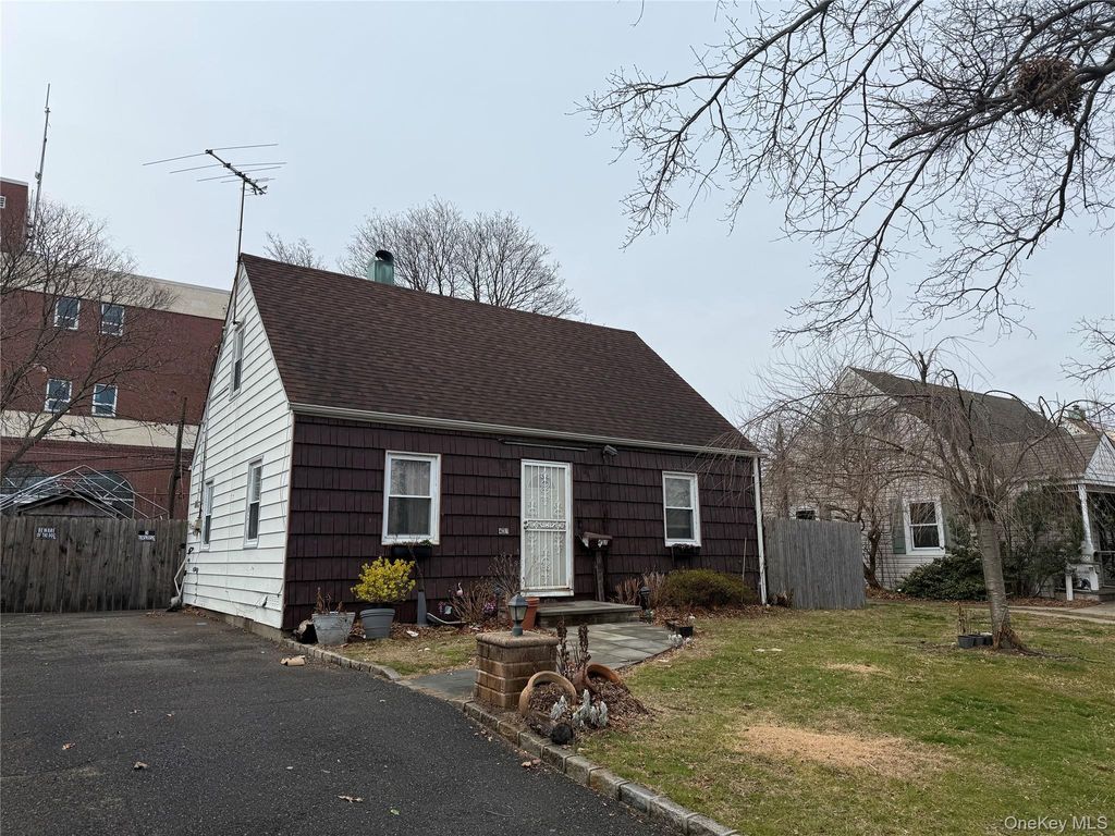 431 Franklin Avenue, Hewlett, NY 11557