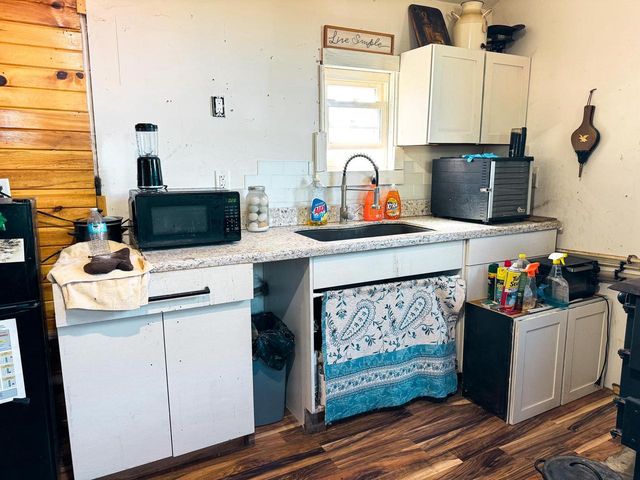 15936 Beloit Newark Road, Brodhead, WI 53520
