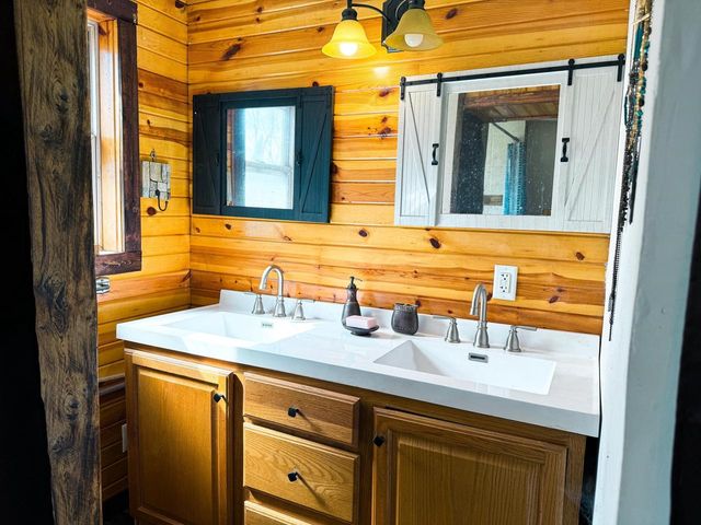 15936 Beloit Newark Road, Brodhead, WI 53520