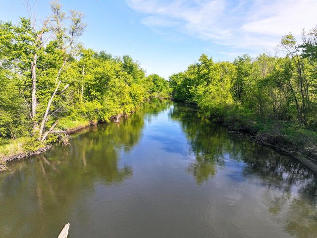 15936 Beloit Newark Road, Brodhead, WI 53520