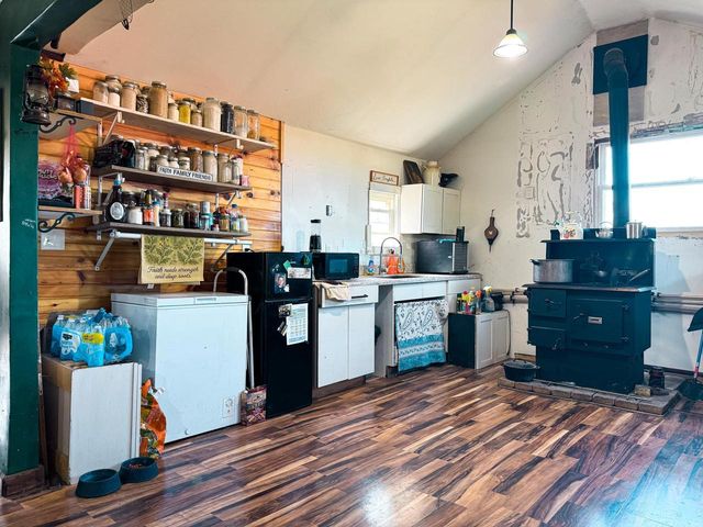15936 Beloit Newark Road, Brodhead, WI 53520