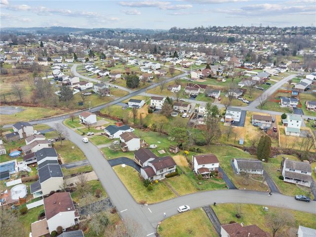 201 QUAIL DRIVE, Hempfield Twp, PA 15601