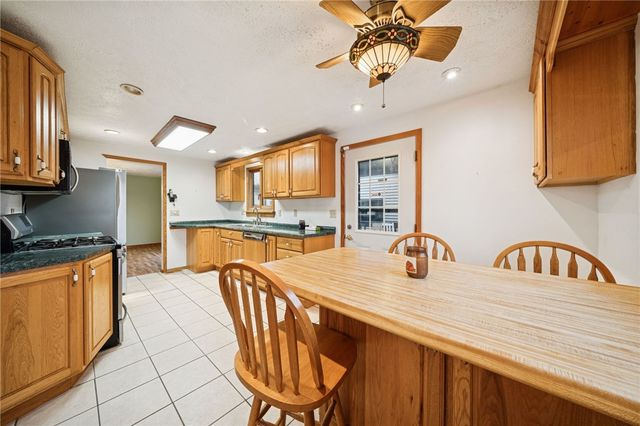 201 QUAIL DRIVE, Hempfield Twp, PA 15601