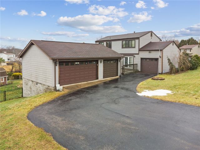 201 QUAIL DRIVE, Hempfield Twp, PA 15601