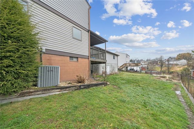 201 QUAIL DRIVE, Hempfield Twp, PA 15601