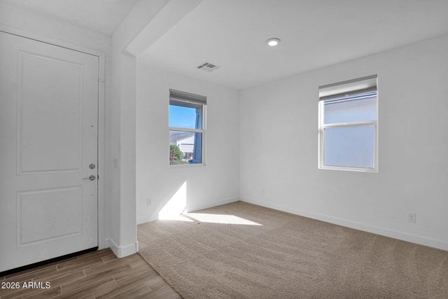 567 E Hazelnut Lane, San Tan Valley, AZ 85140